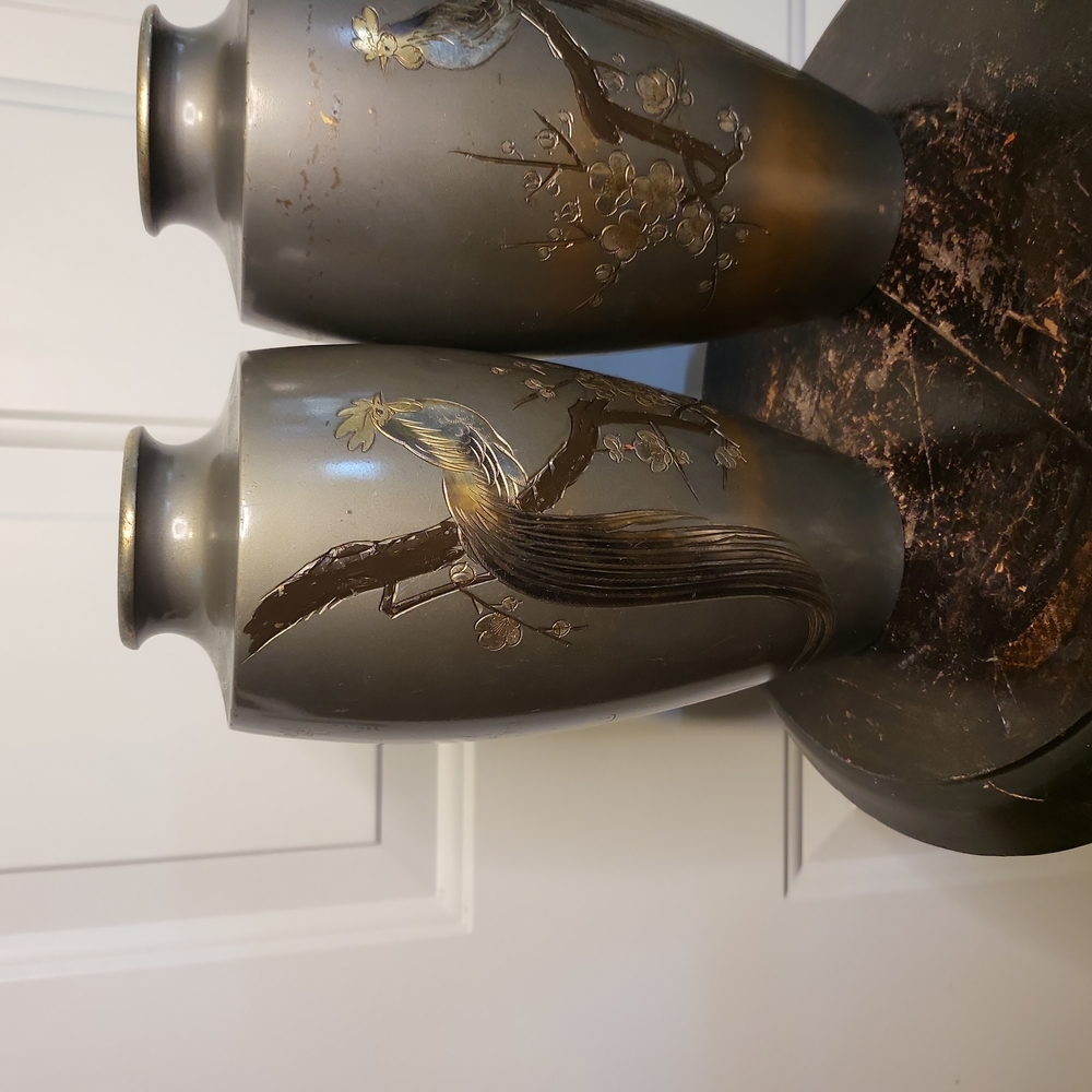Pair Japanese Meiji Bronze Mixed Metal Rooster Vases 9.5" - Picture 3 of 17